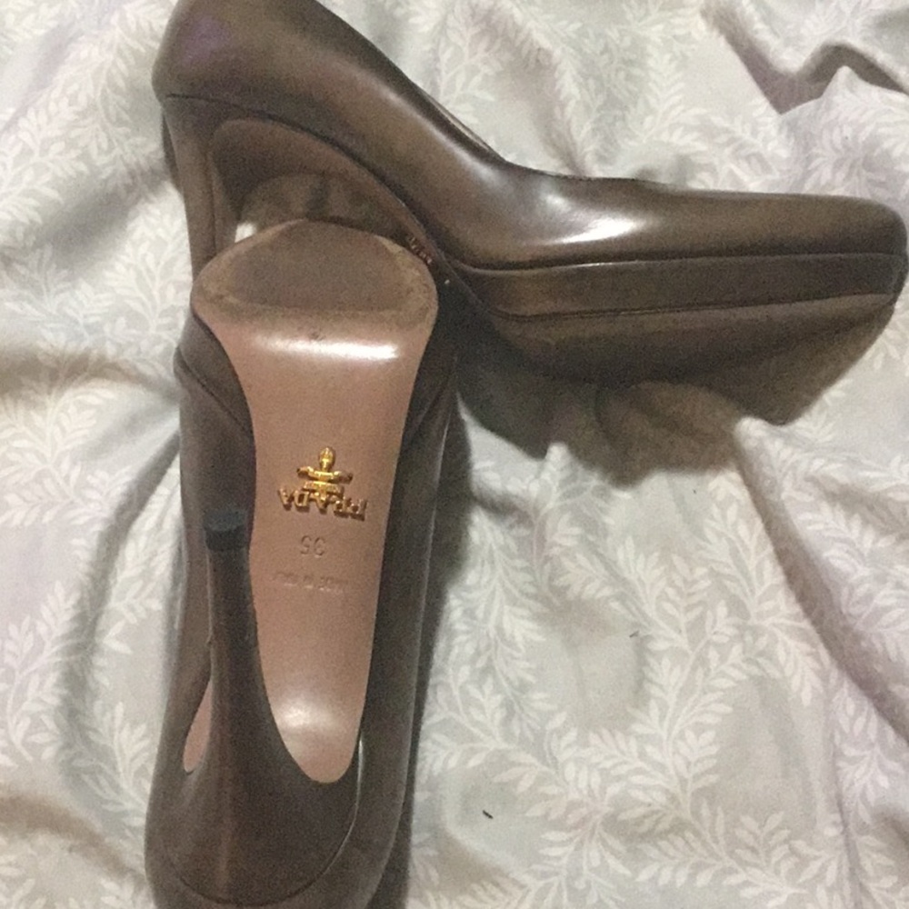 Authentic Prada heels - Picture 13 of 15
